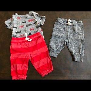 0-3months,2 Baby Gap pants, 1 Jumping Beans onesie